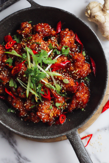 Crispy Chilli Chicken with vibrant colors and enticing sauce, a tasty recipe for home cooks looking for quick meals.